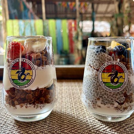 Rasta Baby Bar & Bungalows - Suitable For Young Travelers Koh Phayam Exterior photo